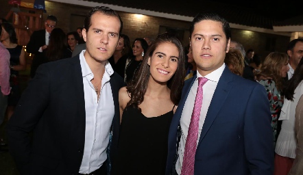 Juanfer Rojas, María José Rojas y Mauricio Mier.