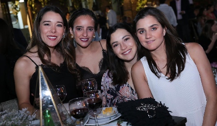  Michelle Cano, Isa Torres, Yusa de la Rosa y Eugenia Musa.