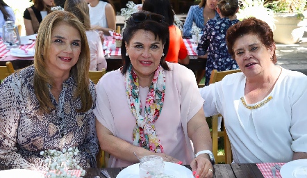  Luz María Márquez, Magdalena y Lourdes Montemayor.
