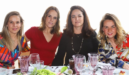  Marcela Torres, María Sotomayor, Paulina Gordoa y Monse Torres.