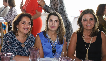  Conchita Maza, Maite Bustindui y Maribel Martínez.