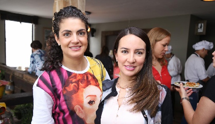  Ana Sofía Velázquez y Sandra de la Garza.