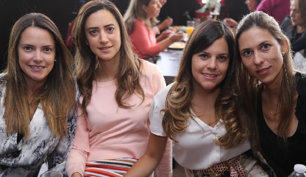  Adriana Medina, Valeria González, María José Barragán y Begoña Martínez.