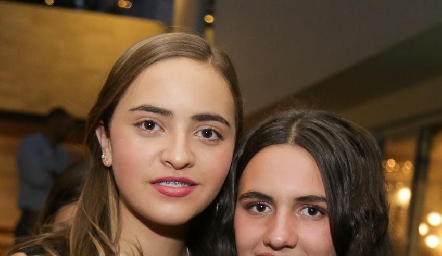 Lorenza Hinojosa y María Emilia Cohen.