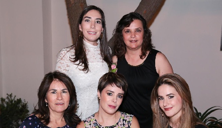  Beatriz Báez, Aida López, Titis Báez, Olivia y Lorena Canseco.