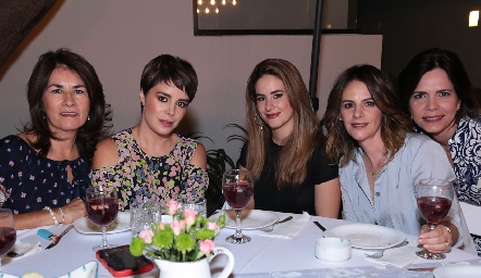  Titis Báez, Olivia y Lorena Canseco , Verónica Malo y Alejandra Martínez.
