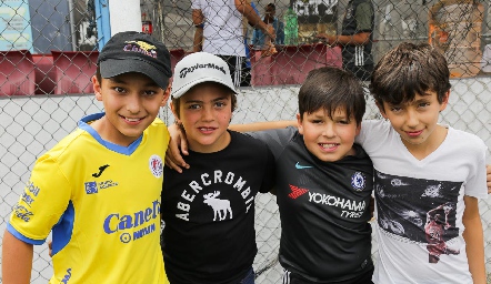  Arturo, Omar, Pepe y Mateo.