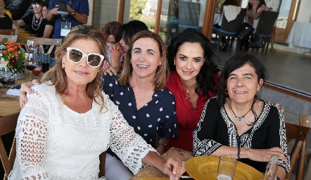  Liz Vivanco, Ana María Ferrari, Carla Ruiz y Lourdes Achotegui.