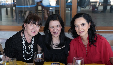  Edi de Castro, Roxana Turrubiartes y Carla Ruiz.