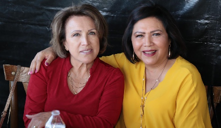  Paty Luna y Lourdes Martínez.