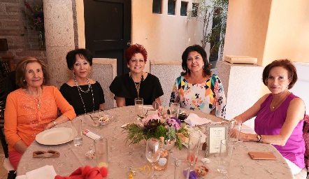  Laura Flores, Aída Martínez, Adela Martínez, Diana Reyes y Leticia Nieto.
