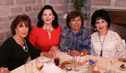  Lucero Rosillo, Laura Solís, Carmelita Vázquez y Lucy Stahl.