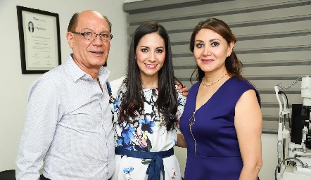  Jesús, Karina Martínez y Blanca Páez.
