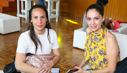  Stefany y Yanira González.