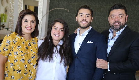  Marysol Reyna, Monserrat Pérez, Alejandro Pérez y Alejandro Pérez.