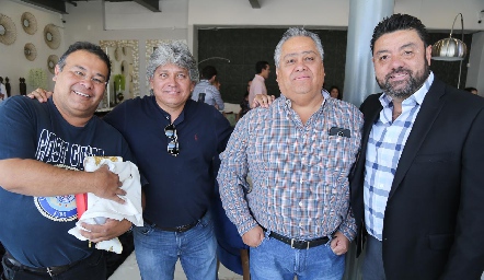  P. José de Jesús López, Rubén Lemus, Oscar Romero y Alejandro Pérez.