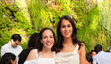  Sofía Torres y Carmelita Del Valle.