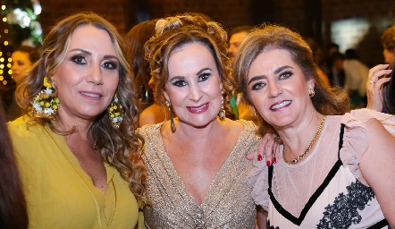  Roxana Serna, Mary Carmen López y Adriana Carrera.