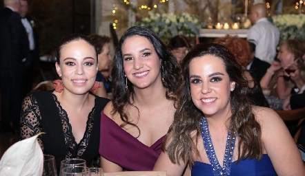  Fernanda Torres, Mayte Torres y Ana Isa Torres.
