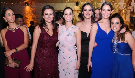 Melissa Andrés, Lore Madrigal, Luli Lamas, Pau Torres, Mariana Lamas y Ana Isa Torres.