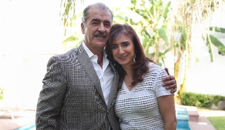 Marco Güemes con su esposa Martha Abud.