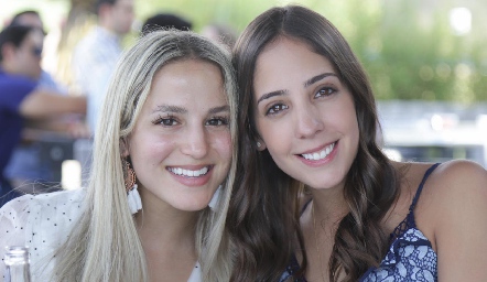 Franccesca y Alejandra Villarreal.
