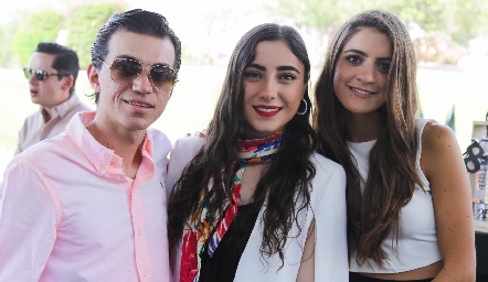 Santiago Guzmán, Isa Zollino y Paola Gutiérrez.