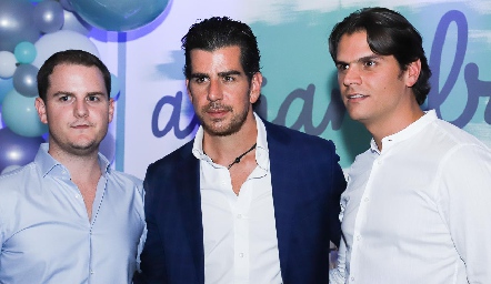  Miguel, Alejandro y Juan Carlos Valladares.