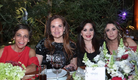  Marcela Serna, Alejandra Hernández, Martha Lodela y Roxana Serna.