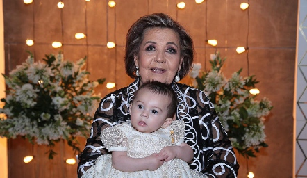  Sylvana con su abuela, Lula Hernández de Ortega.