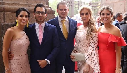  Daniela González, Arturo Hernández, José Eduardo Perogordo, Linda Castillo y Ale Puente.