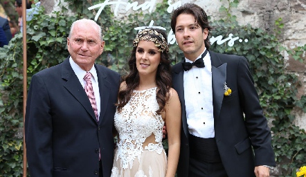  Xavier Castro, Claudia Antunes y Mauricio Dibildox.
