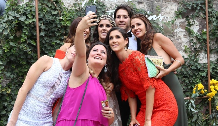  Selfie.
