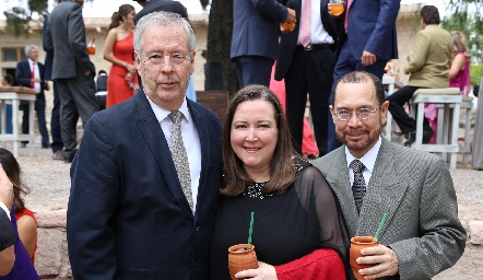  Ignacio Gómez, Claudia Gómez y Oscar de Ávila.
