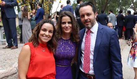  Mishel Baquedano , Alejandra Celis y Xavier Castro.