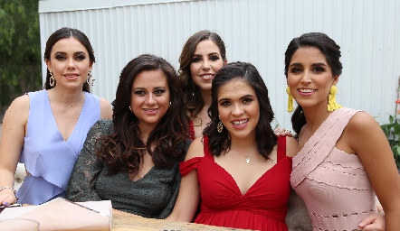  Fernanda Pérez, Lorena Madrigal, Pau Robles, Juli Valle y Daniela González.