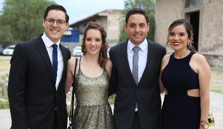  Juan Pablo Gómez, Genoveva Gómez, Jorge Gómez y Stefy Noyola.
