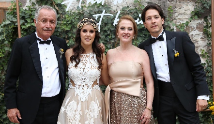  Carlos Dibildox, Claudia Antunes, Rocío Gómez y Mauricio Dibildox.