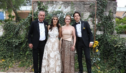  Carlos Dibildox, Claudia Antunes, Rocío Gómez y Mauricio Dibildox.