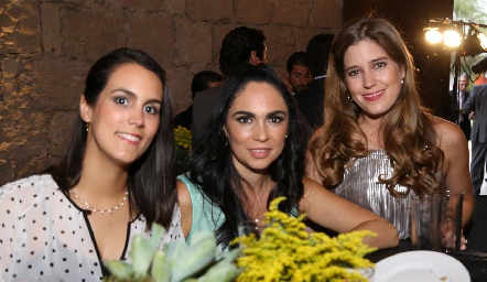  María Gutiérrez, Mari Carmen Mejía y Araceli Palau.