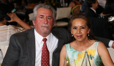  Acompañando a Claudia y Mauricio.