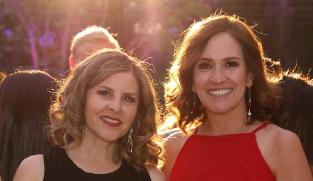  Lupita González y Mónica Dorador.