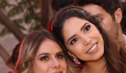  Jocelyn Cano y Adriana Estrada.
