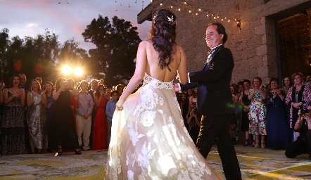  Claudia y Raúl Antunes .