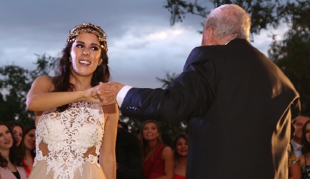  Xavier Castro con su nieta Claudia .
