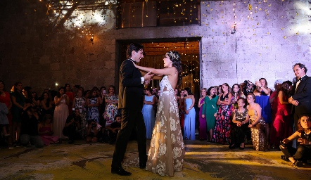  Claudia Antunes y Mauricio Dibildox.