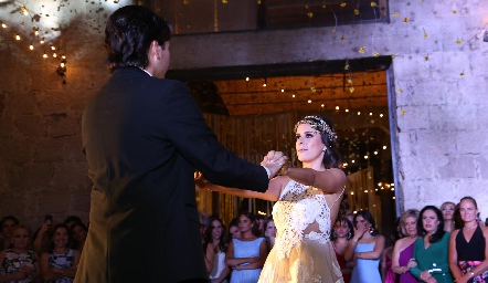  Claudia Antunes y Mauricio Dibildox.