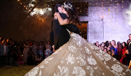  Claudia Antunes y Mauricio Dibildox.