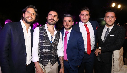  Amigos.