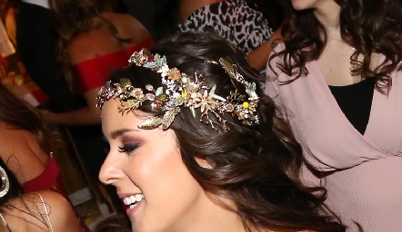  Claudia Antunes.